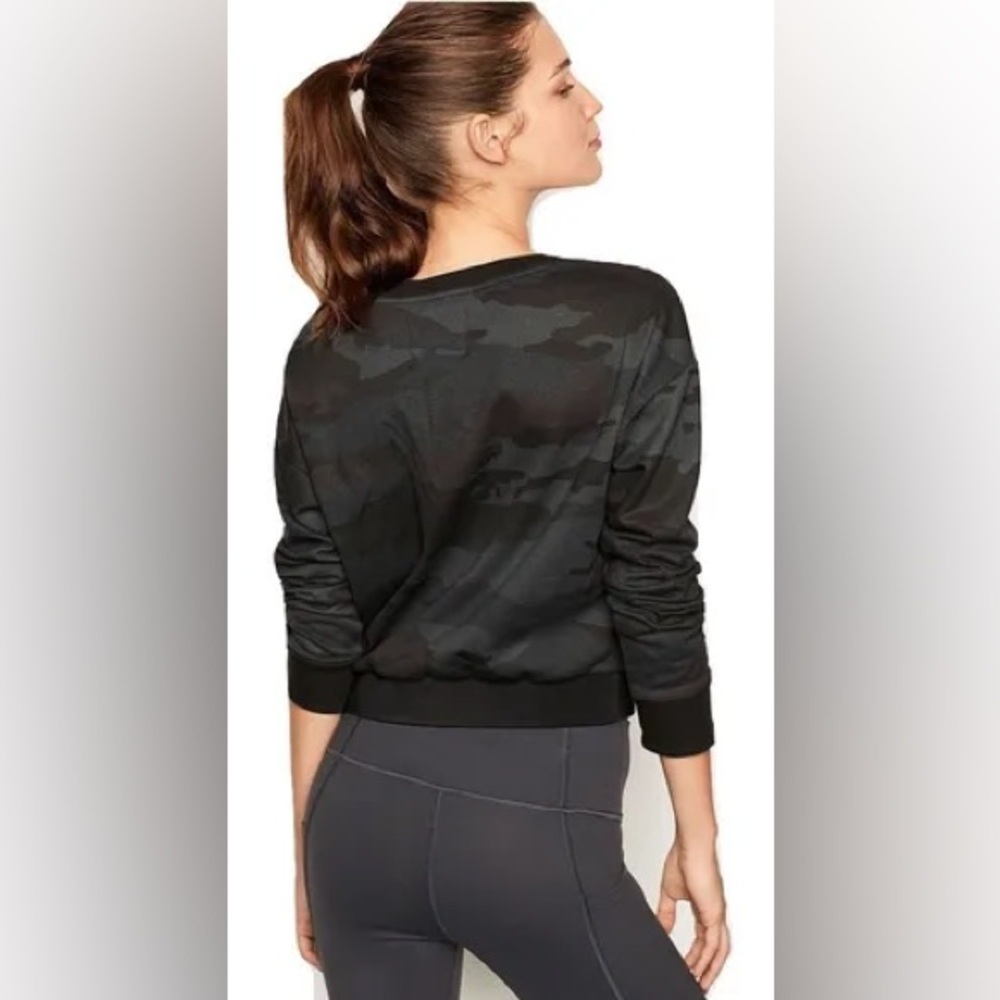 Victoria’s Secret Sport Camo Pullover Medium - Picture 2 of 6